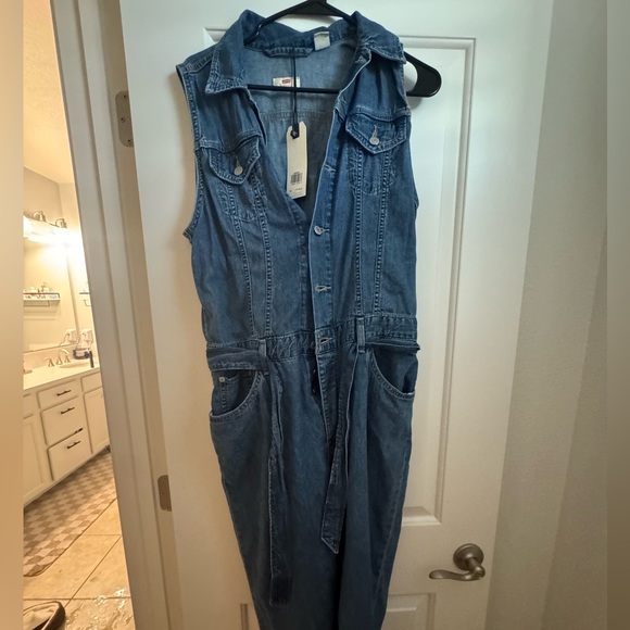 Levi's Blue Denim jumpsuit/overalls 100% cotton - Picture 2 of 10
